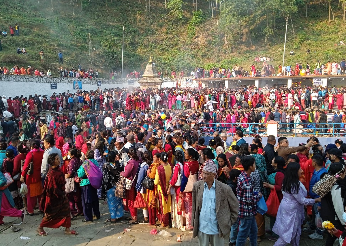 आज आमाको मुख हेर्ने दिन, मातातीर्थ कुण्डमा भक्तजनको घुइँचो